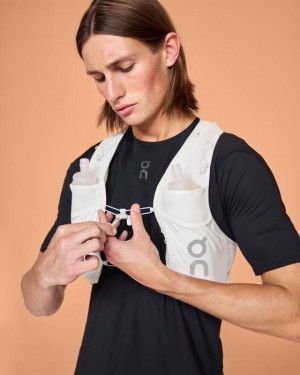Running γυναικεια On Ultra Vest 10L ασπρα | On_GR9043
